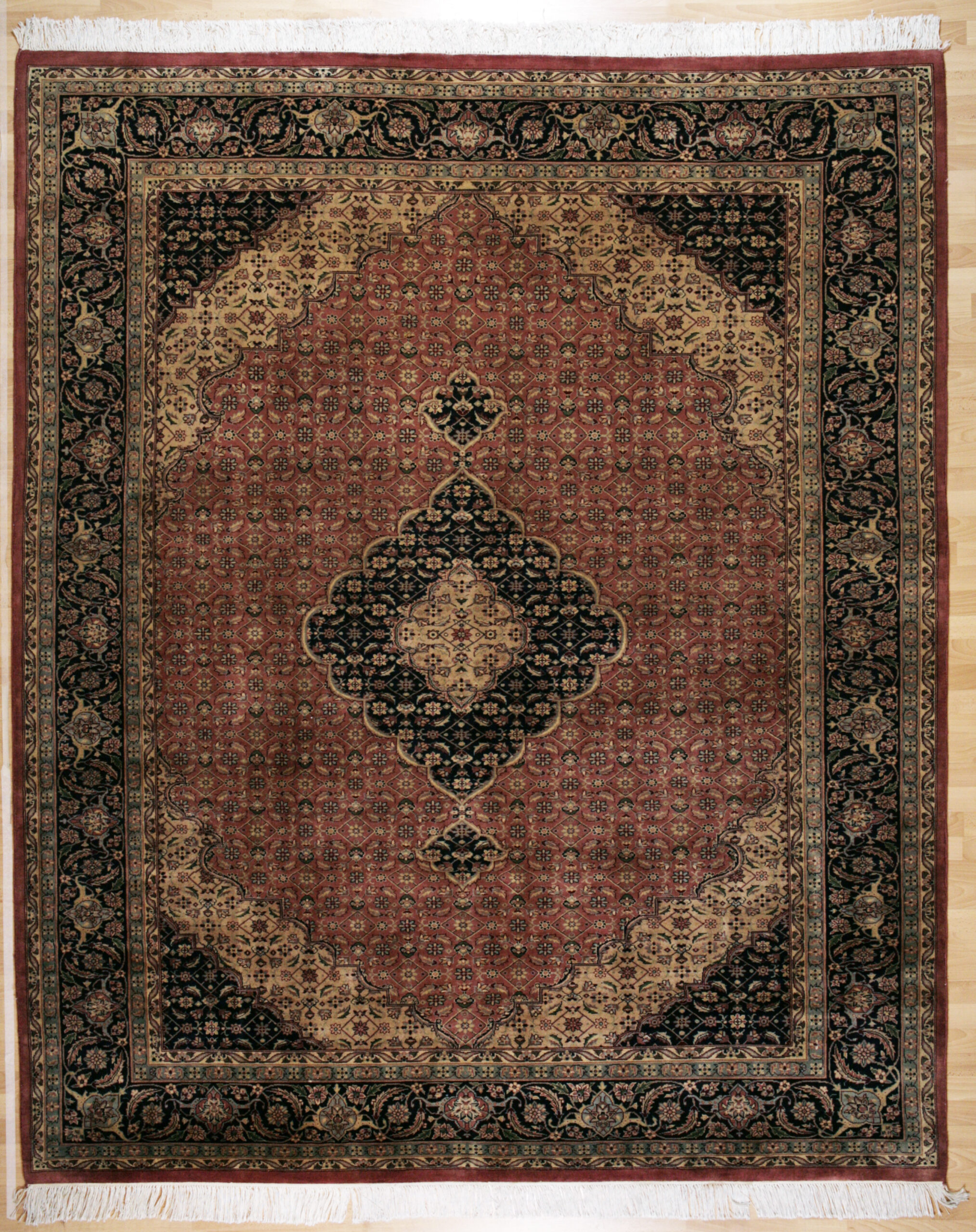 TABRIZ - PAKISTAN EXCLUSIVE HANDKNOTTED CARPET 245 x 305 cm