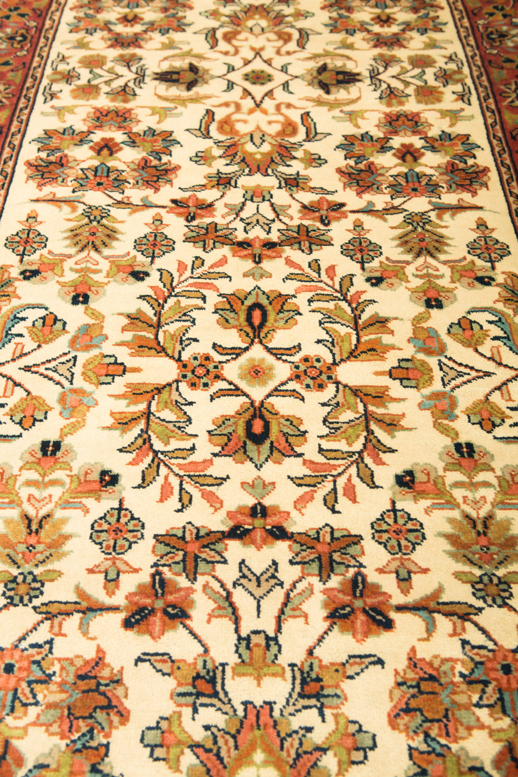 SAROUGH - INDIAN EXCLUSIVE HANDKNOTTED CARPET 79 x 399 cm