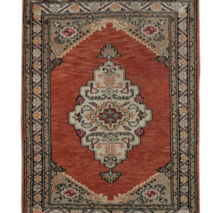 MEDALLION - PAKISTAN TRADITIONAL HANDKNOTTED CARPET 61 x 81 cm
